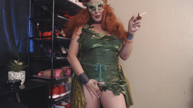 Abby Anna: Poison ivy smoking