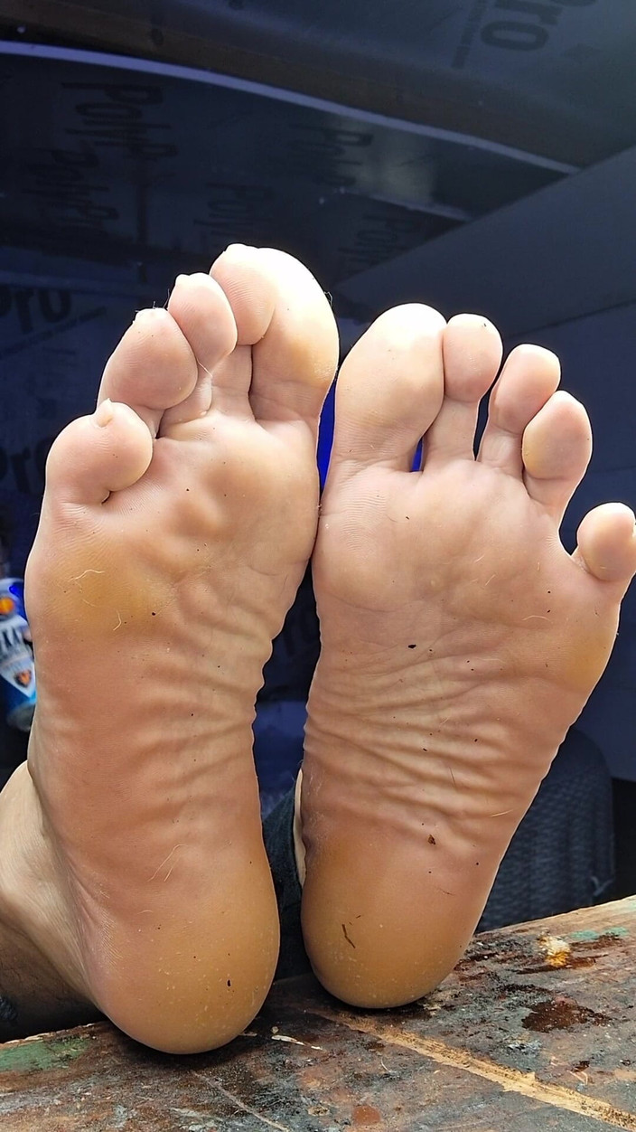 Midsouth Foot Fetish: J’exhibe mes semelles mouillées