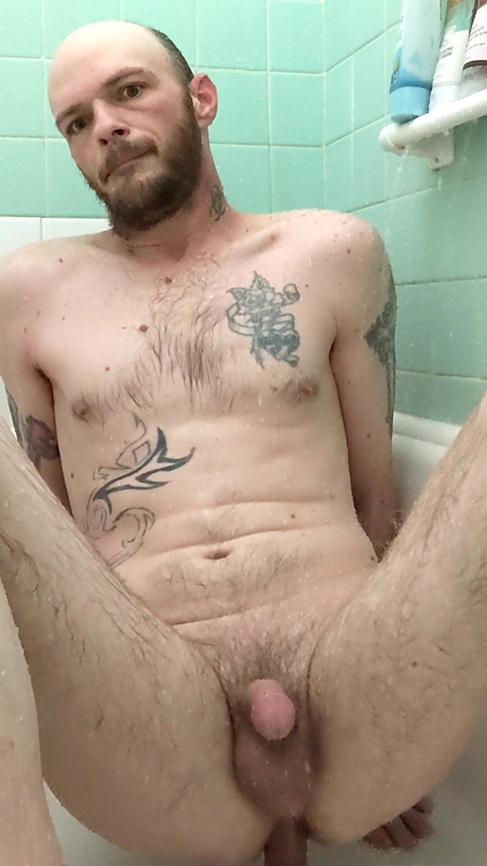 Codi Bonez: シャワーで君の大きなチンコに乗ってる