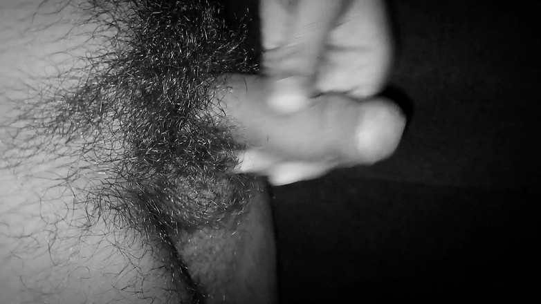 Desi_Porn_India: Heißer indischer junge spielt mit seinem großen schwanz, zusammenstellung teil-2.