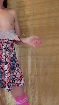 小便池里的女设备