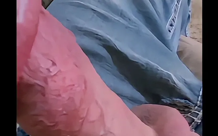 Biggyshots: Dominant Huge Cock Growing Close up...