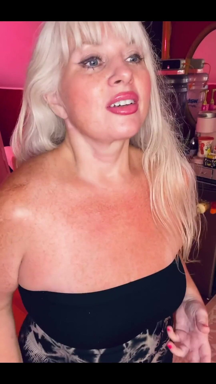 PaintedRose: Sexy süße alberne dehnung, ich wette, du weißt, dass du...