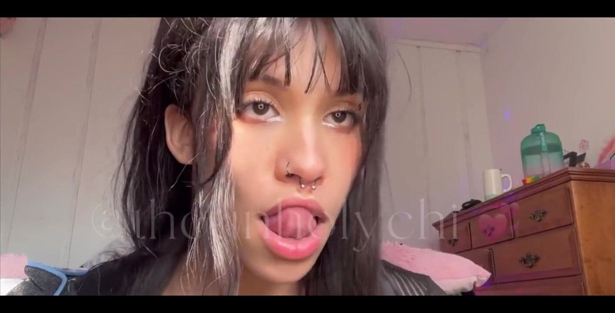 theunholychi: 내 자지를 빠는 걸 좋아해