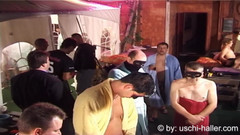 Club Express: Parti gangbang di luar mega di teres bumbung Pascha di...