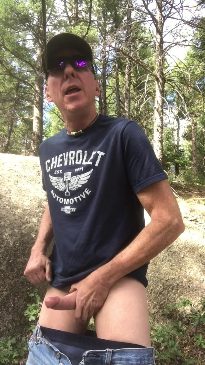 Adam Kaye: Порнозвезда Adam Kaye в лесу