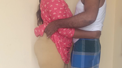 Apple baby: Il personale dell'ufficio condivide il letto con il suo collega