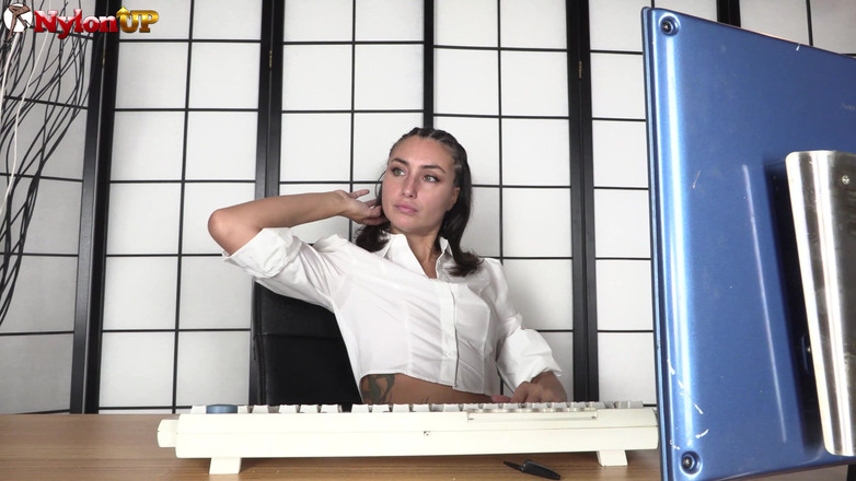 FootFetish Girls With Sex Toys and Nylons: A Piss Play Break From a Brunette Sexytary