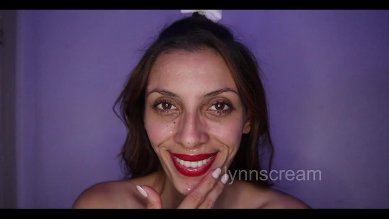 Lynn Scream: Fără mâini adânc în gât