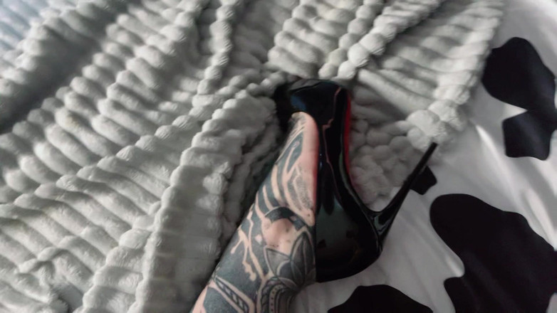 Miss Valentina: Amcık ve Louboutins