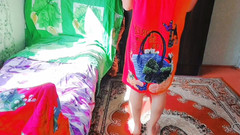 Kitty_Cross: Ohromující trans kráska si užívá teplé sluneční světlo na balkóně