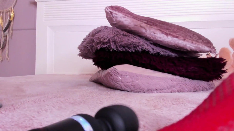 PinkyJollie: Setz dich, wichs aus und masturbiere einmal mit meiner heißen...