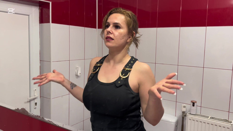 Emeli: Umyj si vlasy v kuchyňském dřezu