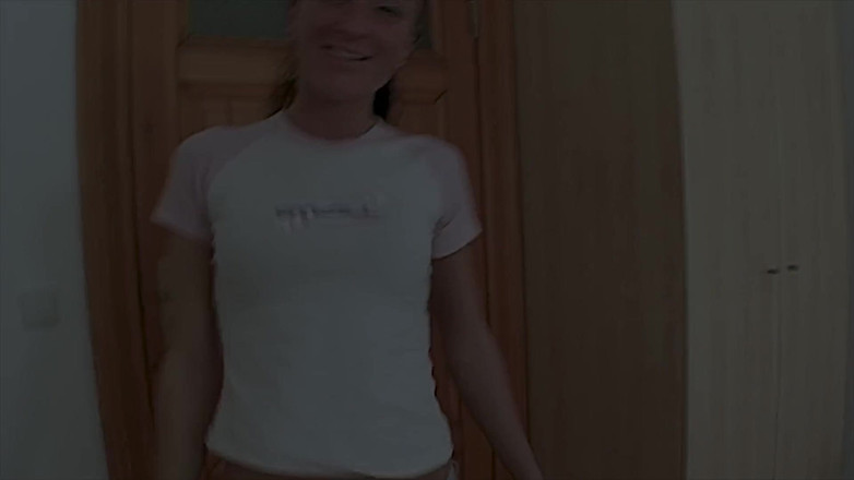 Sextermedia by Pete: Bavardée, tractée, éjaculation sur le ventre