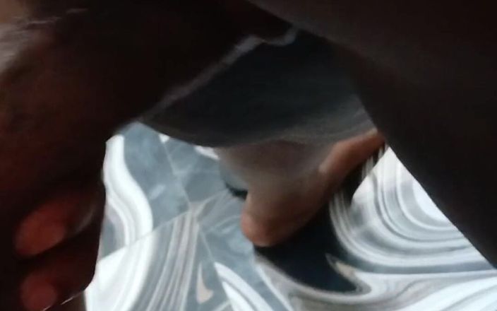 Mara Exotic: Sudut pandangan pertama pantat gemuk amatur miang berkongkek gaya doggy...