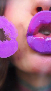 Violet Addicted Kiss