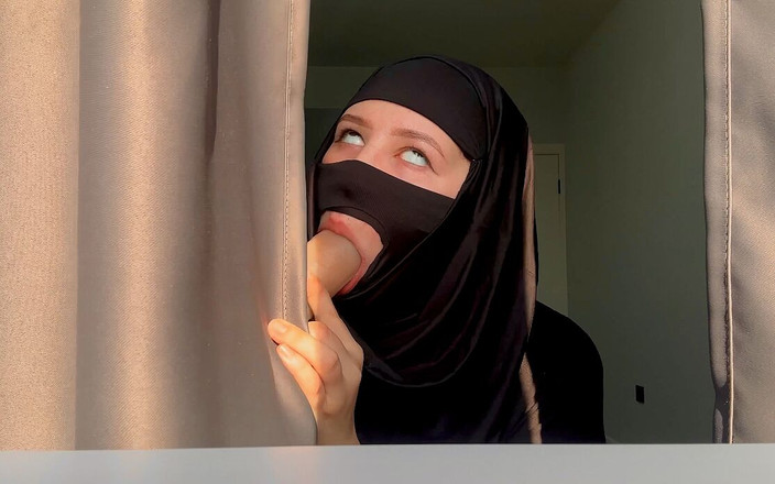 Nviz: Děvka muslimská učitelka hlubokého kouření