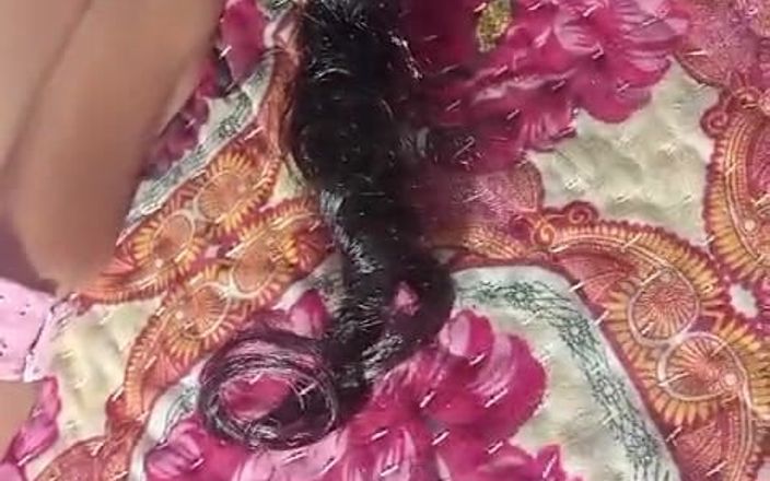 RadhaDevi: Suami fingering memek istri india