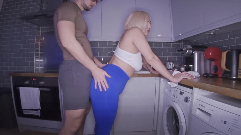 Mr LDN Lad: Freeuse Stacked American Stepmom Loves British Cock!