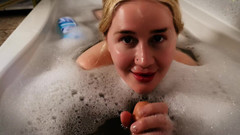 JessieHH: Jessie w wannie