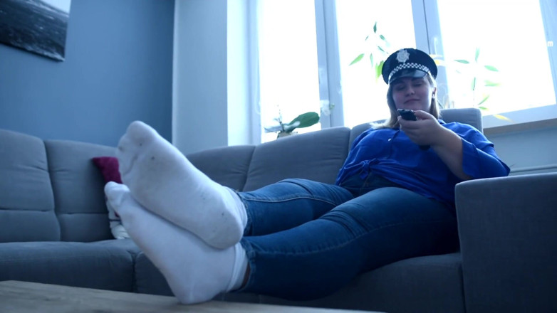 Czech Soles - foot fetish content: Lazy BBW police woman's smelly socks and feet