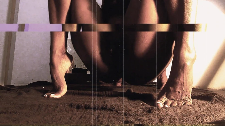 IHeartLeila: Feet, Legs and Ass Tease