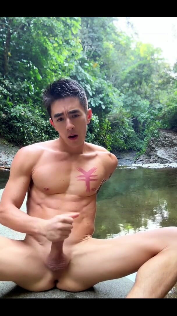Cody Seiya: Udělal se na výlet k soukromému vodopádu