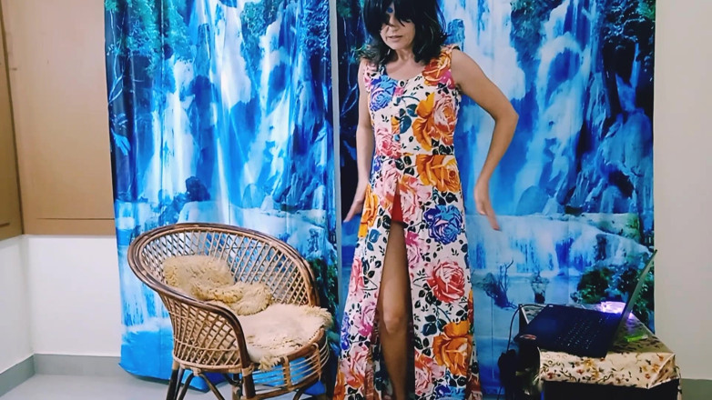 Bolly Karma: Helah Panas Bombshell