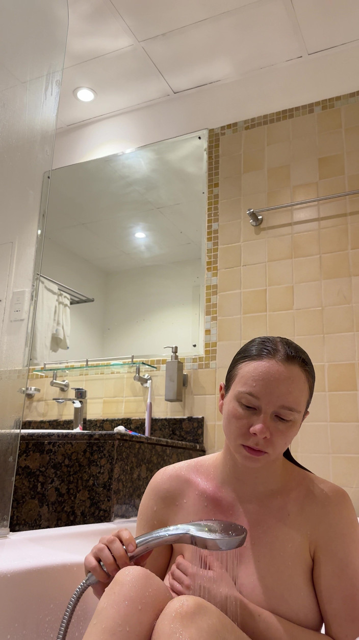 SweetLucy96: Would You Let Me Pee on You?