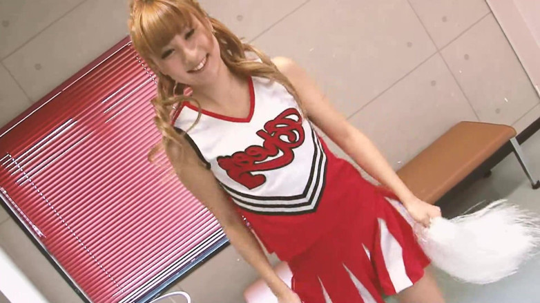 JAPAN IN LOVE: Asian Cunts Scene-3_japanese Cheerleader Enjoys Getting Powdered in the Locker...