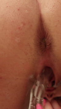 Wet Bathtub Solo Squirt- Glass Toy & Intense Finale