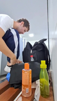 Saya Hampir Ditangkap Menunjuk-nunjuk Di Dalam Bilik Mandi Di Mana Pemandu Trak Mandi