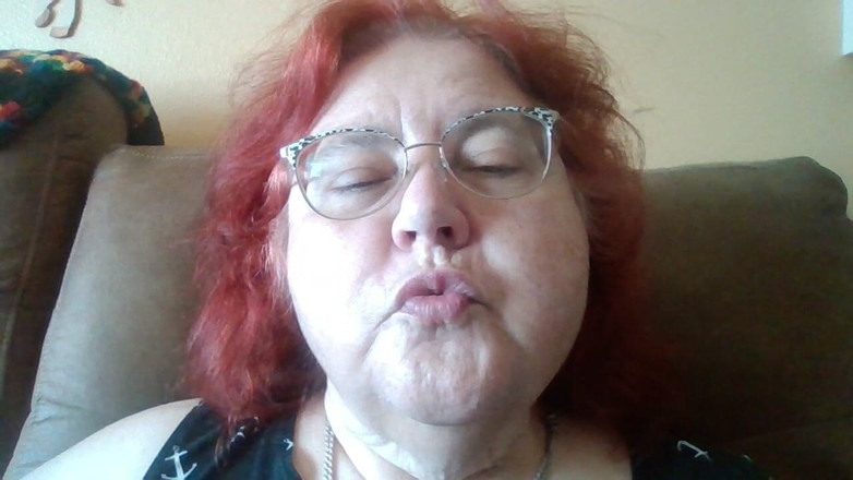 BBW nurse Vicki adventures with friends: Aangevraagde Video Van Mij Die Kissy-geluiden Maakte En Me Het...