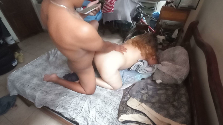 Eatrella j: Krásná Latina Obrovský zadek ošukaná