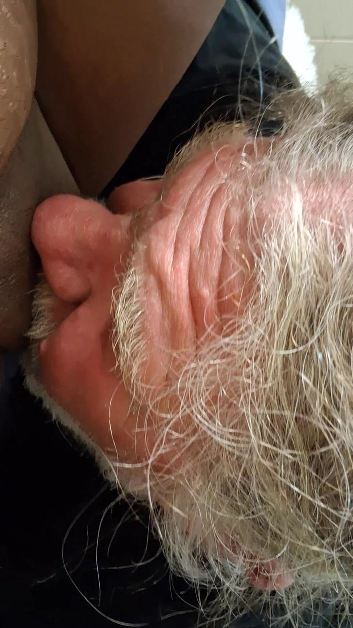 Trapper Woodstock: 10 Minutes of Face Brings 8 Minutes of Cum