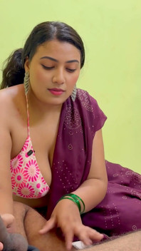 Big Step Sis Come Into My Room and We Share a Single Bed and She’s Enjoying My Service Full Hindi Viral Video