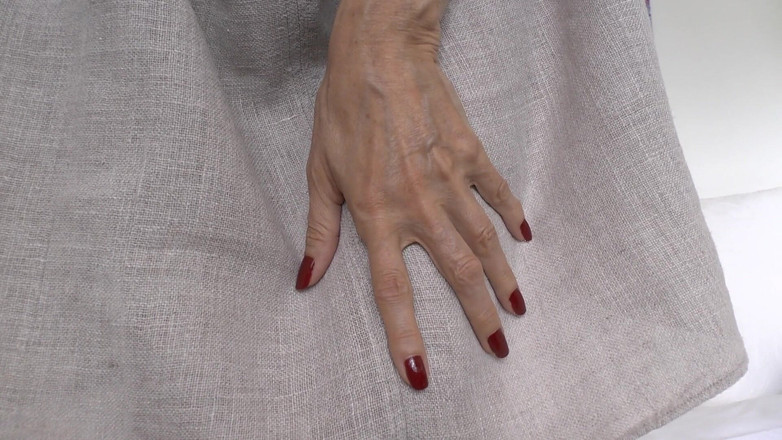Lady Victoria Valente: Handfetisj en rode vingernagels, zomerjurk, Joi, lady Victoria Valente