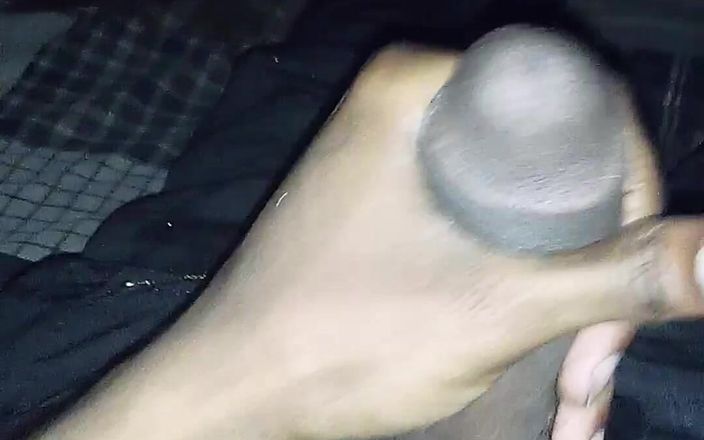 SweetDWillie456: Головоріз витягнув свій великий чорний член і почав дрочити
