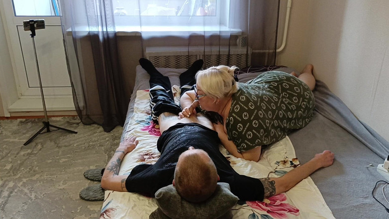 Zona901: Sousedka vysaje každou poslední kapku spermatu