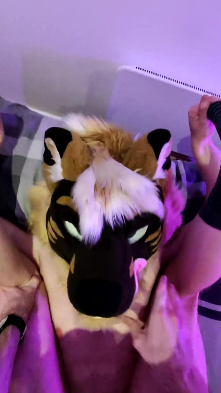Hungthotter: Fucking the Hottest Furry in Manchester