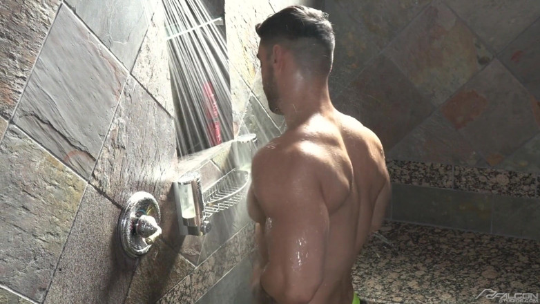 Falcon Studios: Arad Winwin обрабатывает своего извращеного сводного брата - FalconStudios