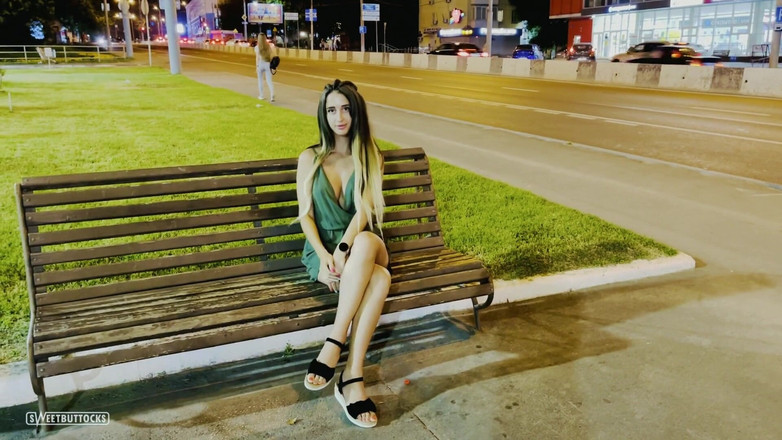 SweetButtocks: Jag bestämde mig för att visa alla min charm direkt...