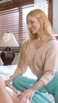 Il ragazzo della matrigna - la matrigna premurosa sarah Vandella insegna al figliastro come scopare!