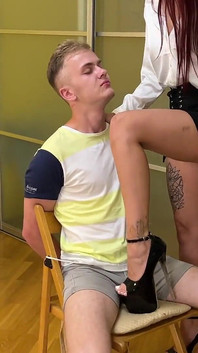 Maestra cruel Sofi - juego de roles y humillación de dominación femenina