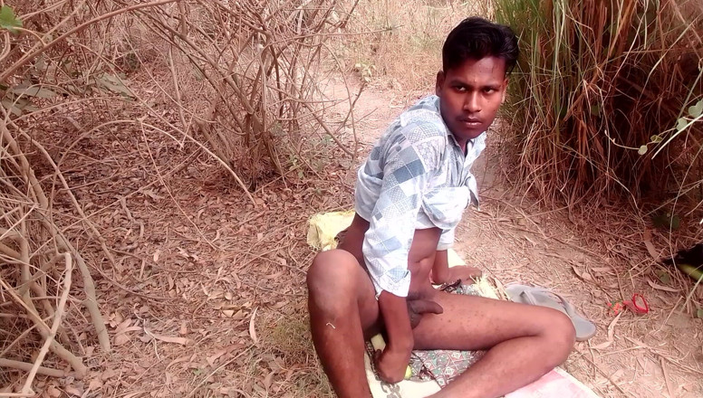 Hotdick_rohit: Desi teen-junge arschfick mit einer großen gurke wie einem Dildo...