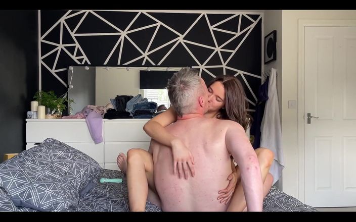 Samantha Flair: Kıyafetlerini değiştiriyor ve sikişiyor 2