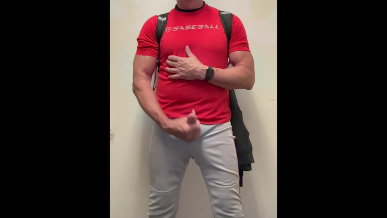 JockDad87: Бейсбольный дилф Jockdad87 обгоняет свой