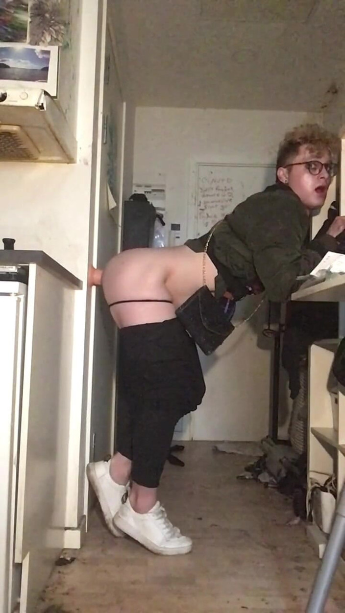 Sissy Cindy Slut: Девушка-сисси развлекается