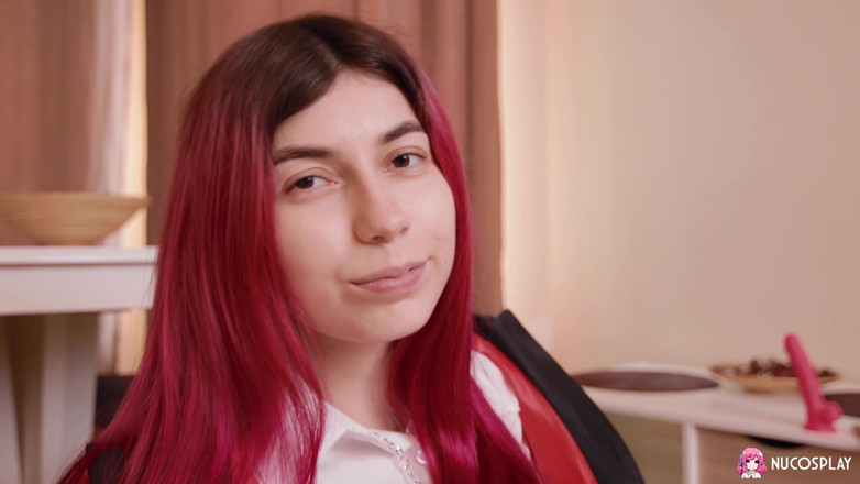 Nu Cosplay: Toffina berseronok solo seperti Kirari Dari Kakegurui
