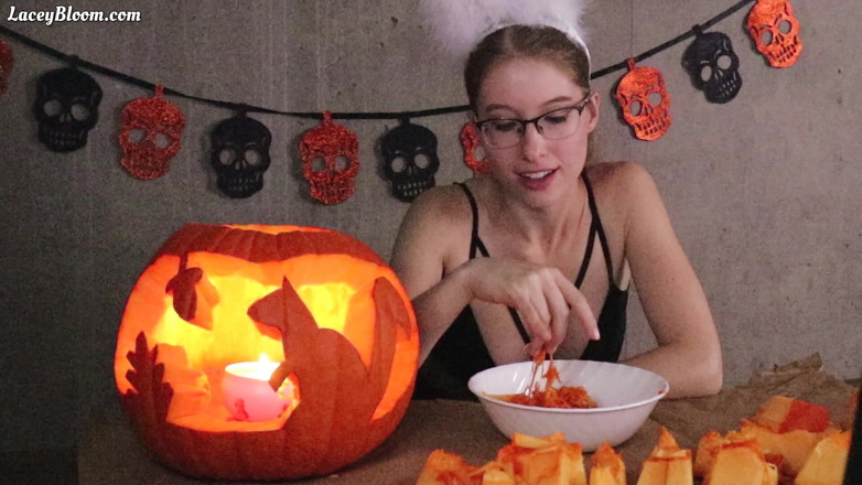 Lacey Bloom: 玩南瓜 5：21